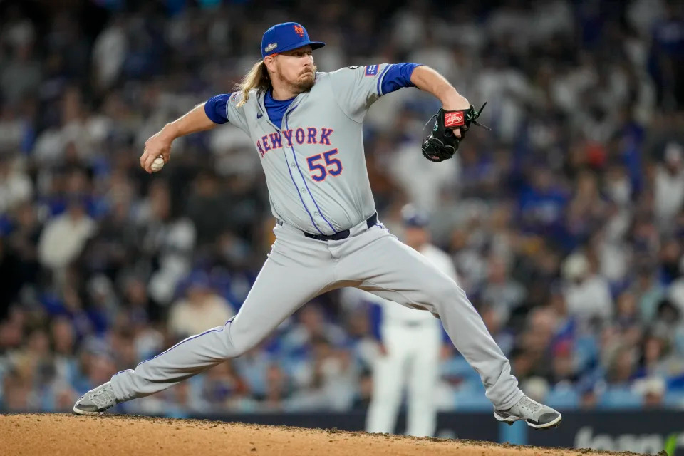 Stanek Stays in New York with Mets Deal